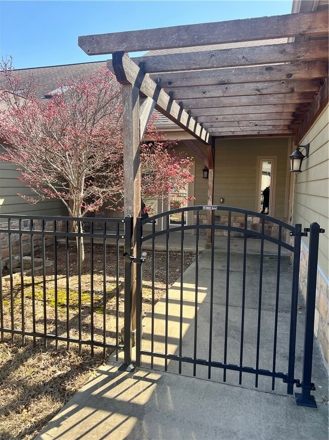 property at 2007 S Dixieland Rd