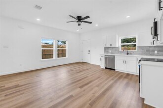 9818 Sandra St in Houston, TX - Building Photo - Building Photo