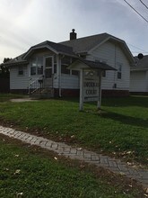 1228 E 12th St in Des Moines, IA - Foto de edificio - Building Photo