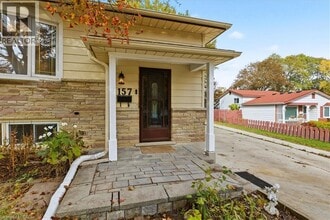 157 Pinedale Dr in Kitchener, ON - Building Photo - Building Photo