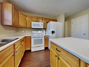 229 Triple Crown Dr in Lebanon, OH - Foto de edificio - Building Photo