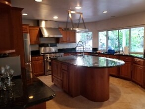 26971 Floresta Ln in Mission Viejo, CA - Building Photo - Building Photo