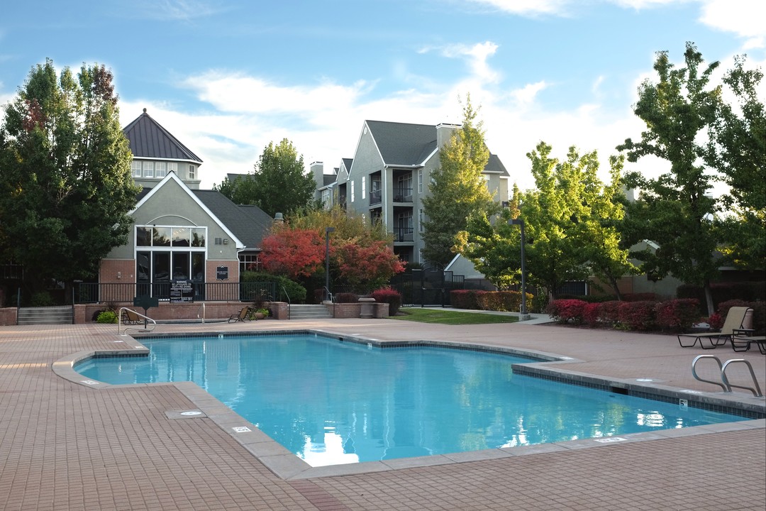 Sterling Village Apartments in South Jordan, UT - Foto de edificio