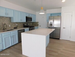 617 Colchester Dr in El Paso, TX - Building Photo - Building Photo