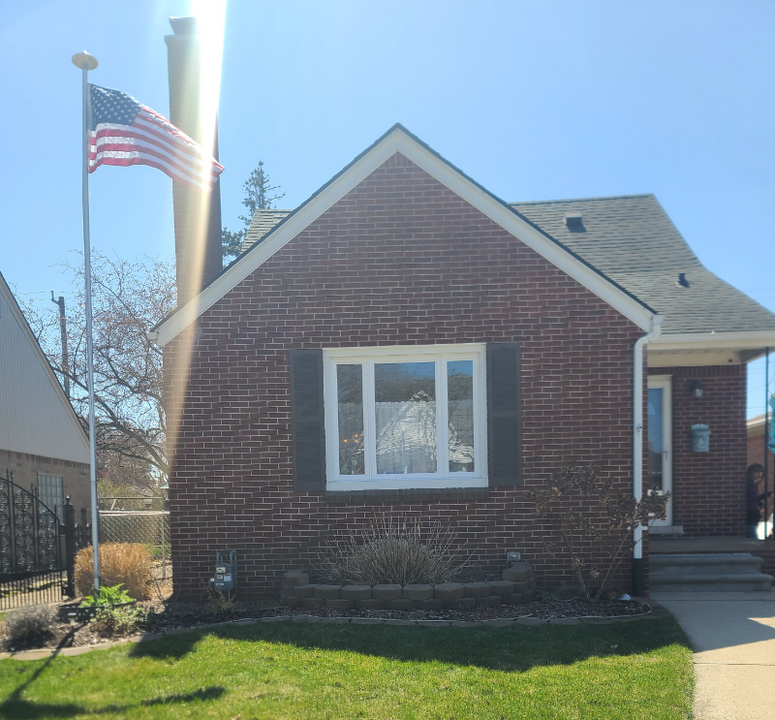 1057 Pagel Ave in Lincoln Park, MI - Building Photo