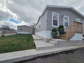 206 Bluejay Ln in Madison, WI - Building Photo