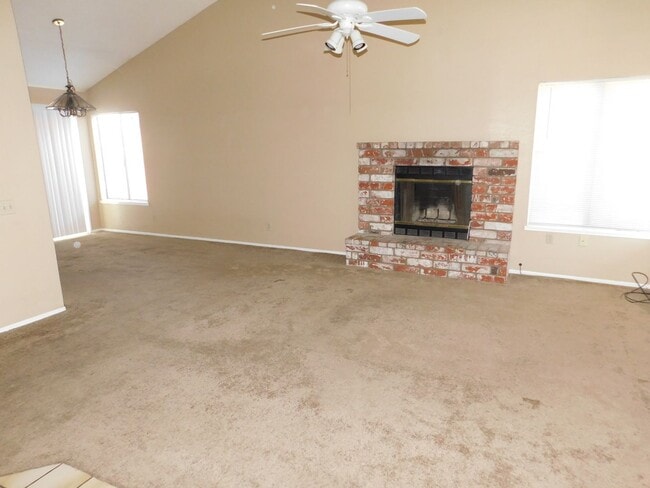 431 Mount McKinley Pl in Ridgecrest, CA - Building Photo - Building Photo