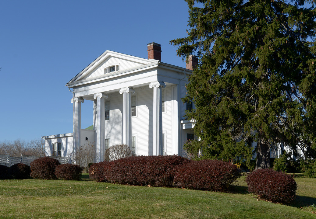 928-932 Atwood Ave in Johnston, RI - Building Photo