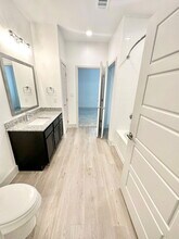 650 Sgt Ed Holcomb Blvd N in Conroe, TX - Foto de edificio - Building Photo