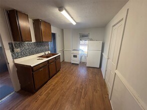 16 Elm St-Unit -2 in Binghamton, NY - Building Photo - Building Photo