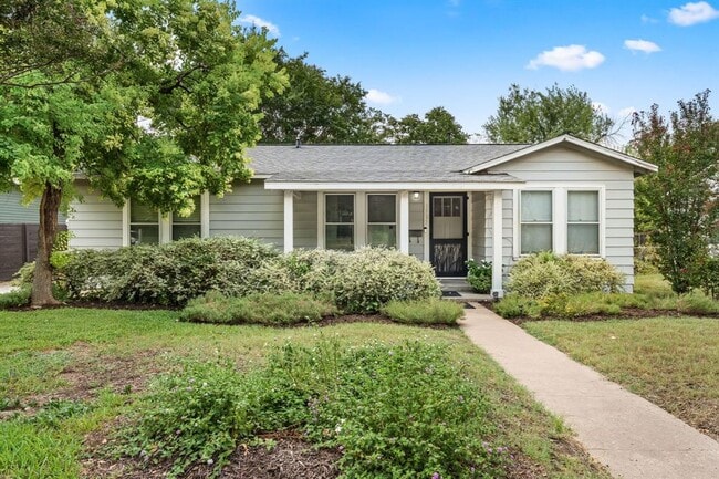 1303 Alegria Rd in Austin, TX - Building Photo - Building Photo