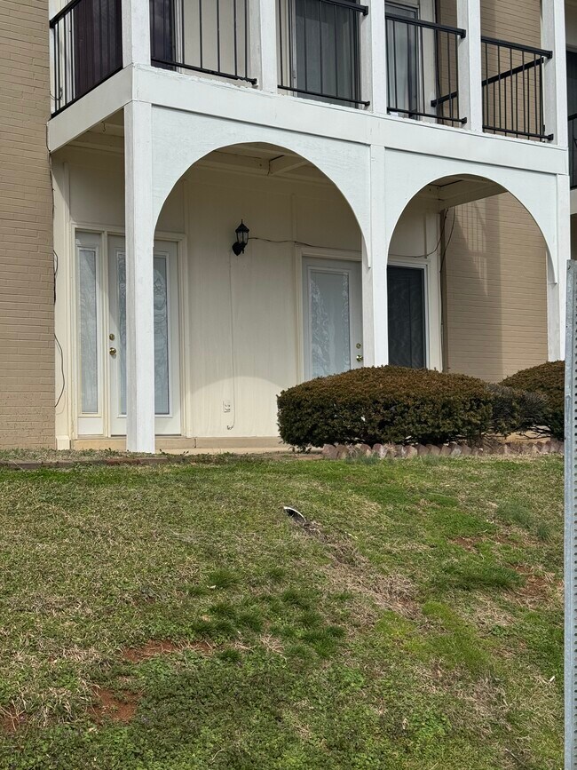 5709 Lyons View Pike, Unit 4103 in Knoxville, TN - Building Photo - Building Photo