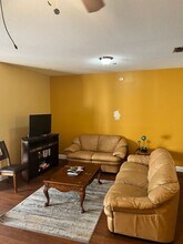 10617 Shady Falls Ct in Riverview, FL - Building Photo - Building Photo