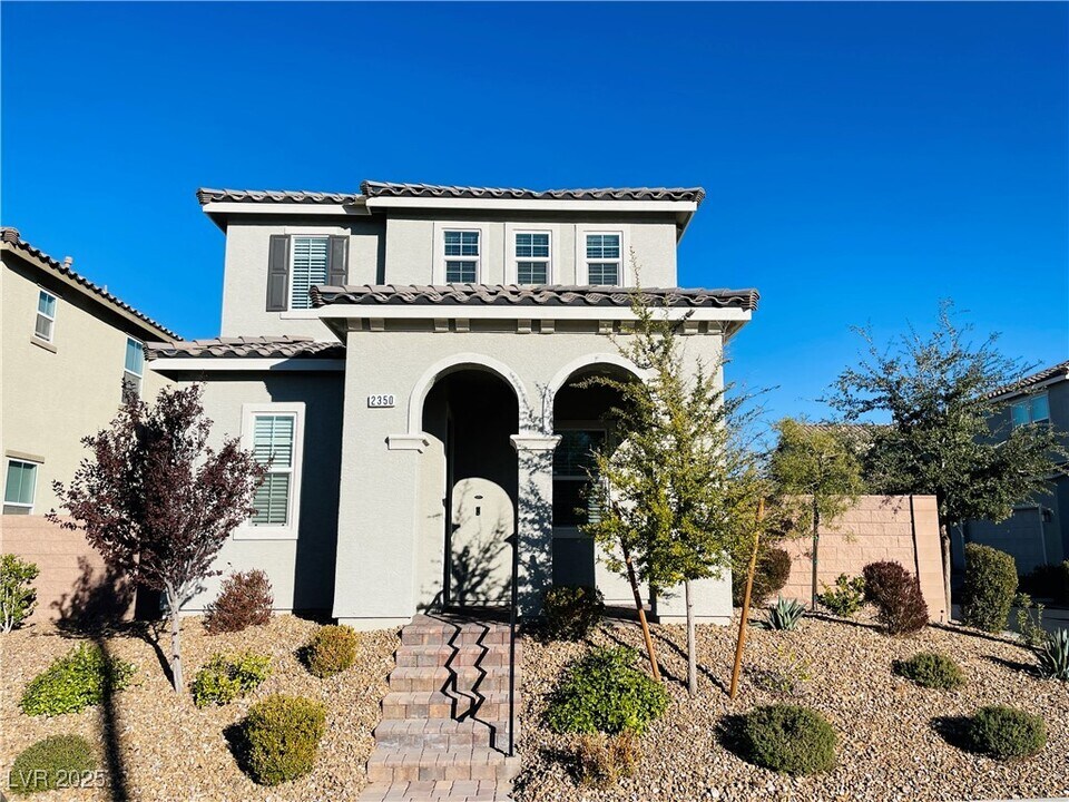 2350 Borgaro St in Henderson, NV - Foto de edificio