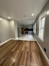 111 Spring St, Unit 111 in West Haven, CT - Building Photo - Building Photo