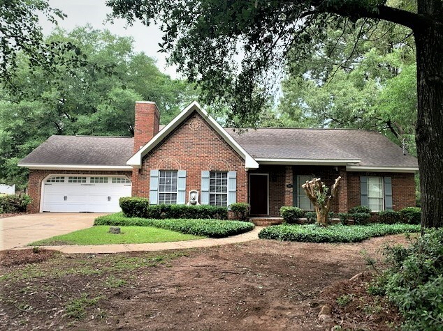 107 Rainbow Dr in Dothan, AL - Building Photo