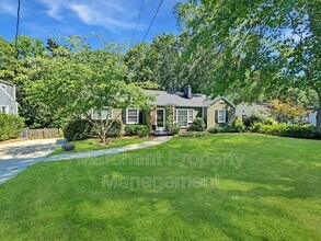 121 Rockwood Dr in Greenville, SC - Building Photo - Building Photo