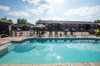 The Reserve on Cato Springs in Fayetteville, AR - Foto de edificio - Building Photo