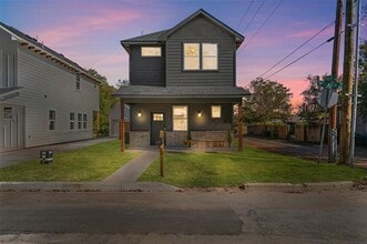 612 N Robinson St in Cleburne, TX - Building Photo - Building Photo