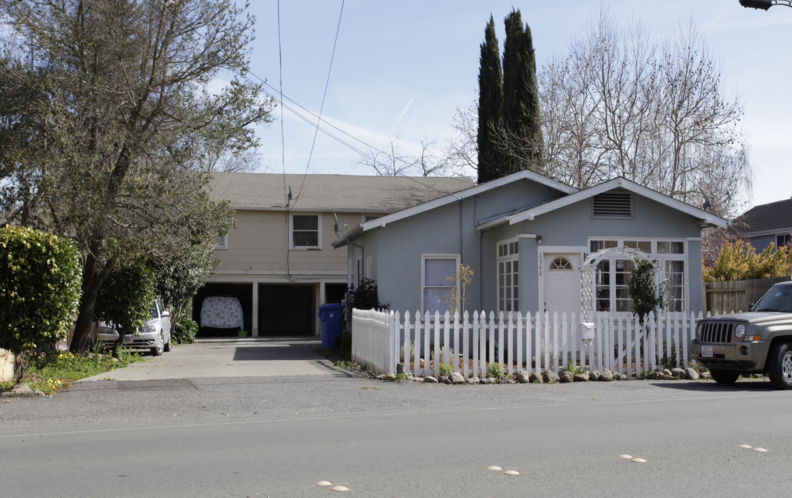 6548 Washington St in Yountville, CA - Foto de edificio