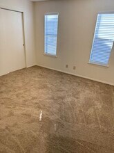 808 Station St, Unit 3 in Converse, TX - Foto de edificio - Building Photo