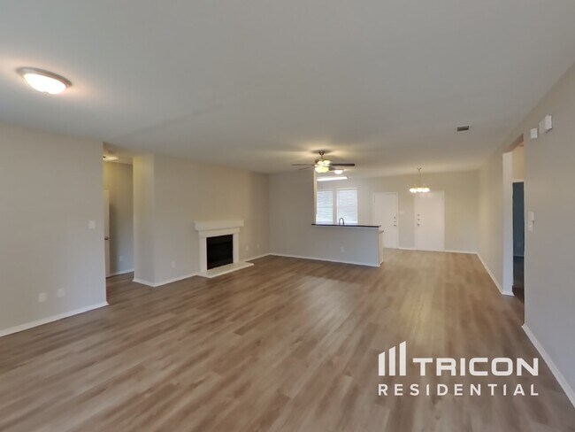 207 Moonlight Dr in Red Oak, TX - Building Photo - Building Photo