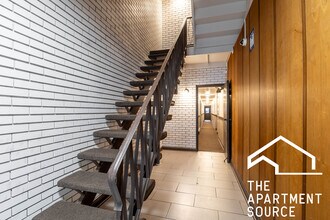 1427 N Dearborn St, Unit 608 in Chicago, IL - Foto de edificio - Building Photo