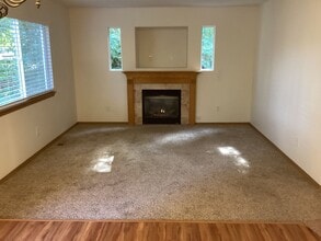 512 NW Mitchell Ct in Camas, WA - Building Photo - Building Photo