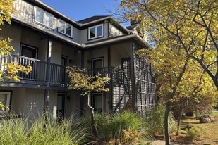 826 Suncrest Cir in Collingwood, ON - Building Photo