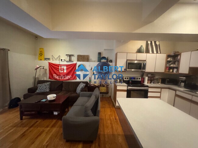 440 Park Dr, Unit 4