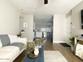 2100 N Normal Ave, Unit 1084-CLASSIC in Tempe, AZ - Building Photo - Building Photo