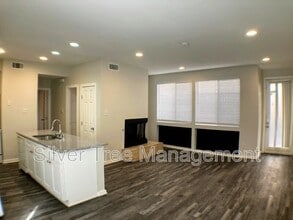 4015 Bowser Ave in Dallas, TX - Building Photo - Building Photo