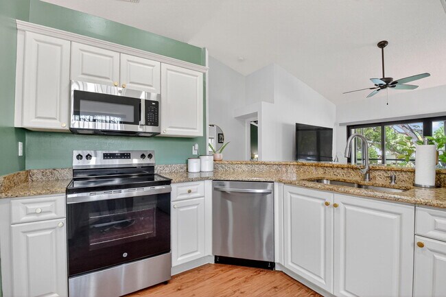 7 Vía De Casas Sur in Boynton Beach, FL - Building Photo - Building Photo