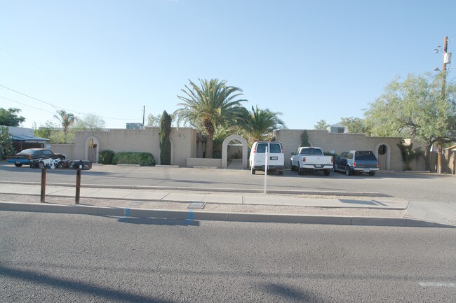 45 E Limberlost Dr in Tucson, AZ - Foto de edificio - Building Photo