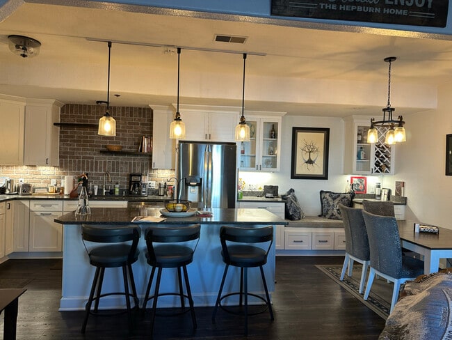 property at 370 Jennifer Ln