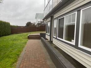 2501 Mahon Av in North Vancouver, BC - Building Photo - Building Photo