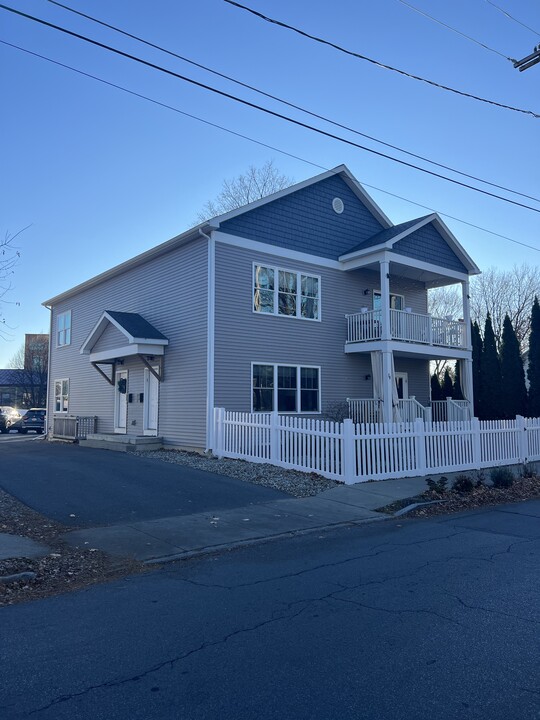 78 S Franklin St, Unit 2 in Saratoga Springs, NY - Foto de edificio