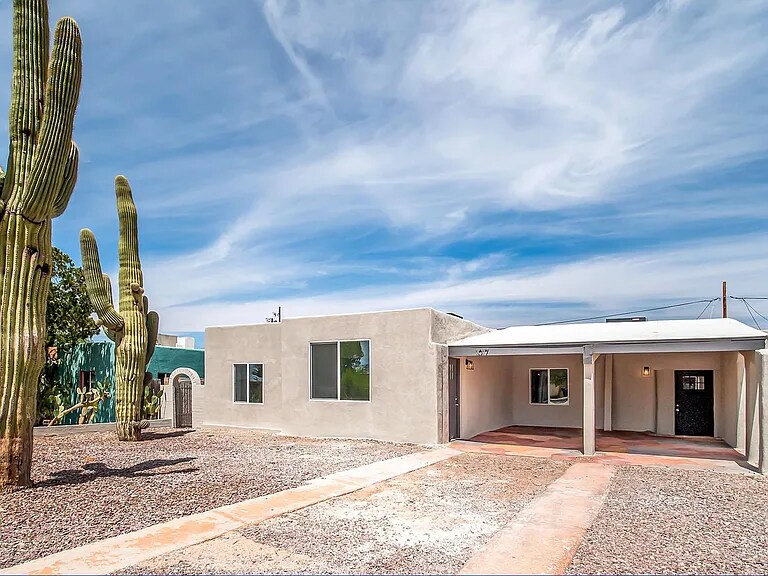 1017 E West Cir Dr in Tucson, AZ - Building Photo