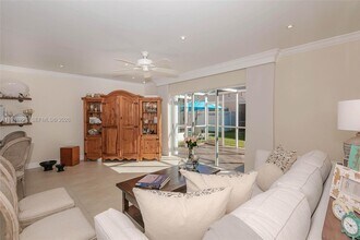 597 NW 208th Dr in Pembroke Pines, FL - Building Photo - Building Photo