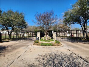 16614 Stoneside Dr in Houston, TX - Building Photo - Building Photo