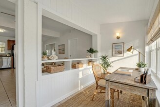 1205 S Lake Dr in Lantana, FL - Foto de edificio - Building Photo