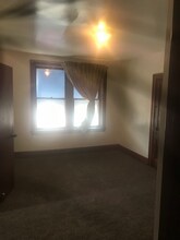 11076 Shook Rd in Romulus, MI - Building Photo - Building Photo
