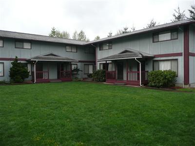 1104 Brotherson Rd in Centralia, WA - Building Photo