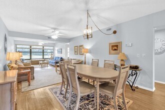 18 Plantation Dr, Unit 206 in Vero Beach, FL - Building Photo - Building Photo