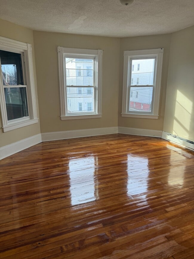 23 Horace St, Unit 3N