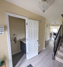 327 Melbourne Ln in Mechanicsburg, PA - Foto de edificio - Building Photo