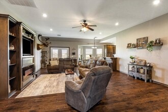 8398 SW Sun Valley Dr in Lawton, OK - Building Photo - Building Photo