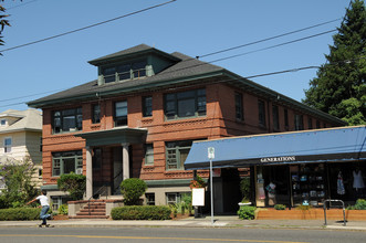 Burlingame Apartments in Portland, OR - Building Photo - Building Photo