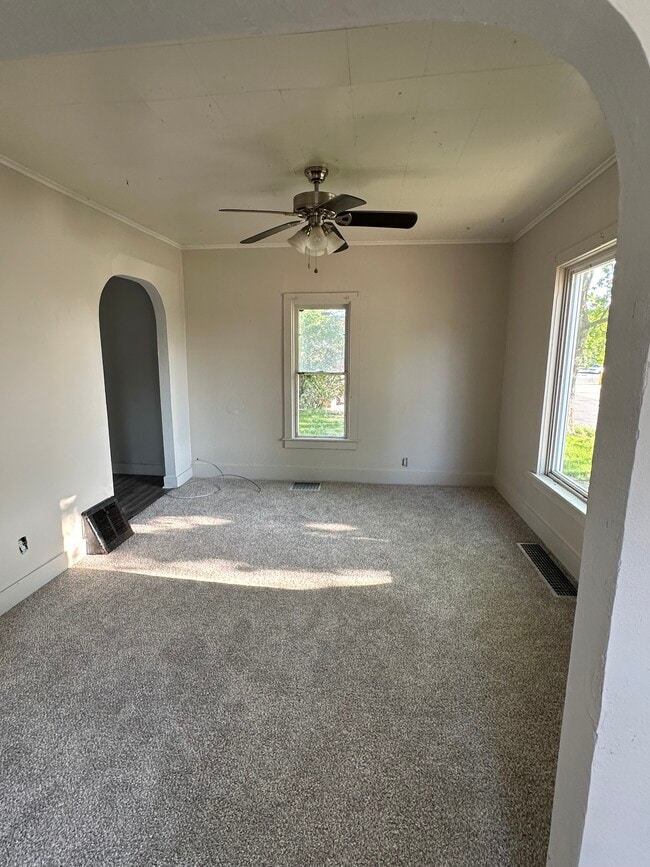 105 N Williams St in Anamosa, IA - Building Photo - Building Photo