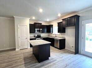 105 Chase Xing in Cornelia, GA - Building Photo - Building Photo